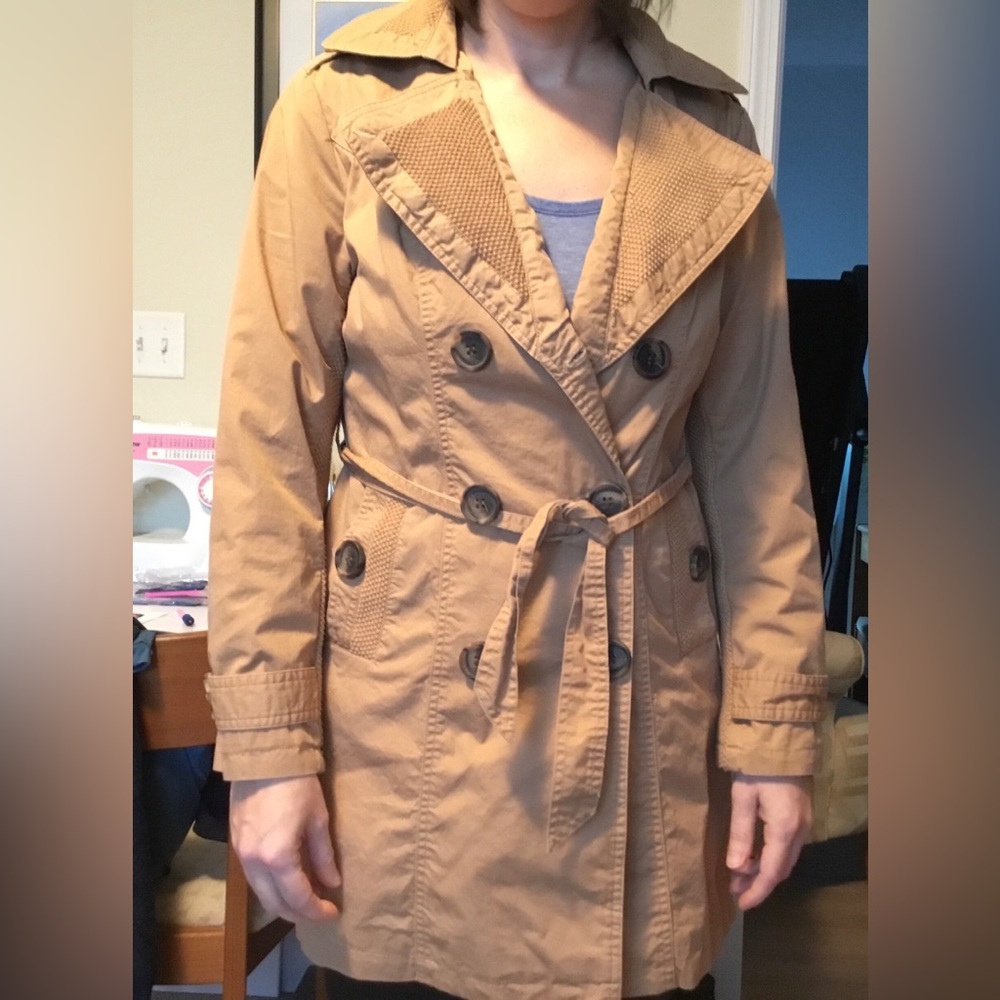 Tan color jacket for fall spring whenever you’d like to be wearing this coat